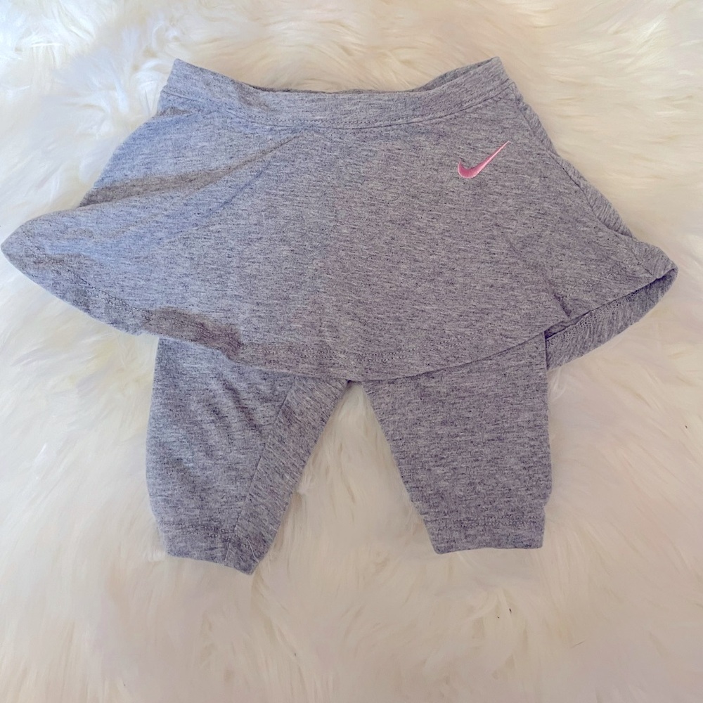 Infant Nike skirt leggings